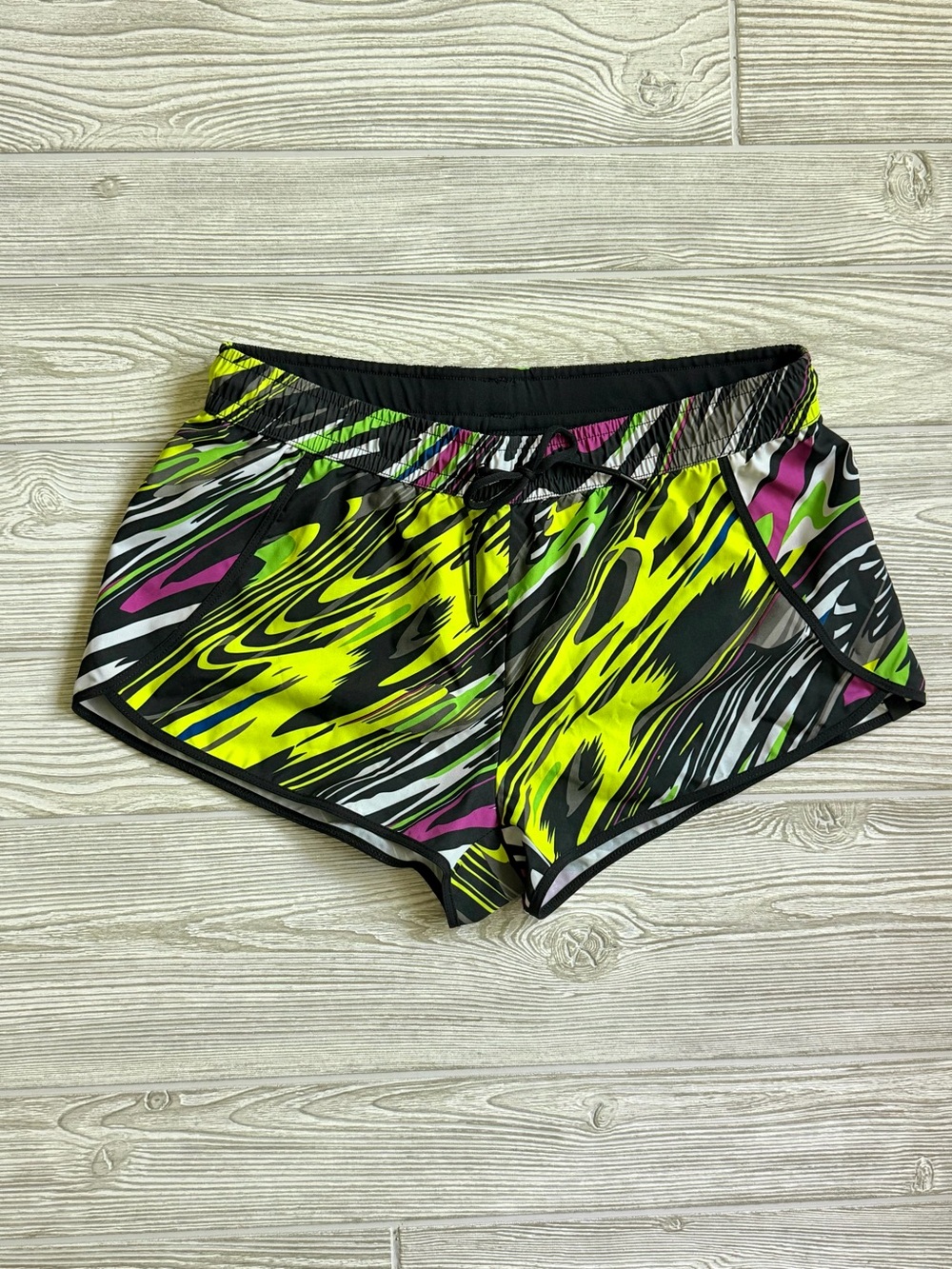 Fabletics | Carrie 2" Running Shorts | Carnival Print | Women’s Small